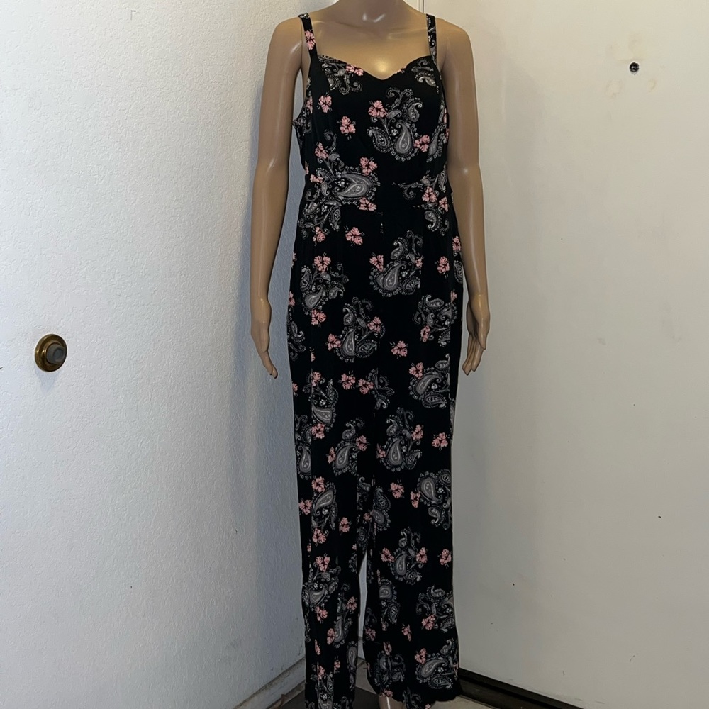 Torrid jumpsuit size 00